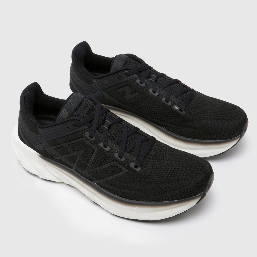 New Balance fresh foam x 1080 v13 trainers in black & white
